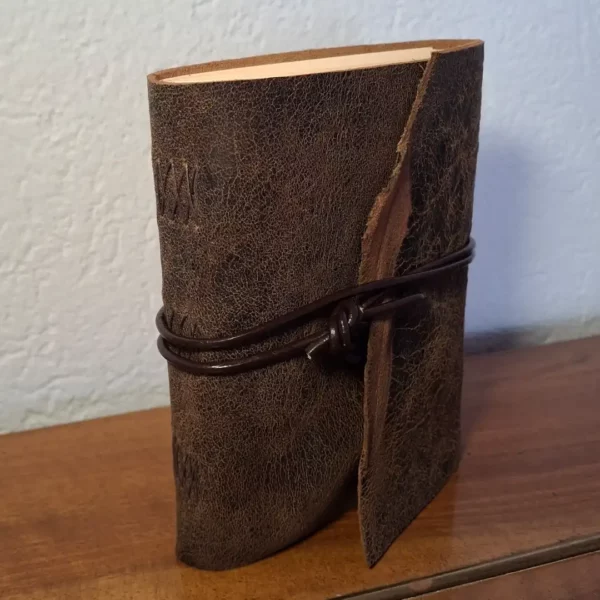 Cahier A6<br>cuir souple – Image 2